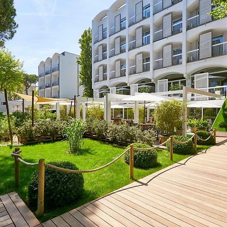Hotel Saraceno Resort With Private Beach Milano Marittima Exterior photo