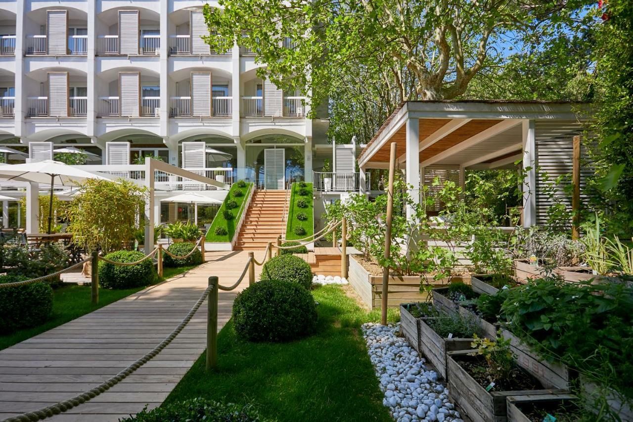 Hotel Saraceno Resort With Private Beach Milano Marittima Exterior photo